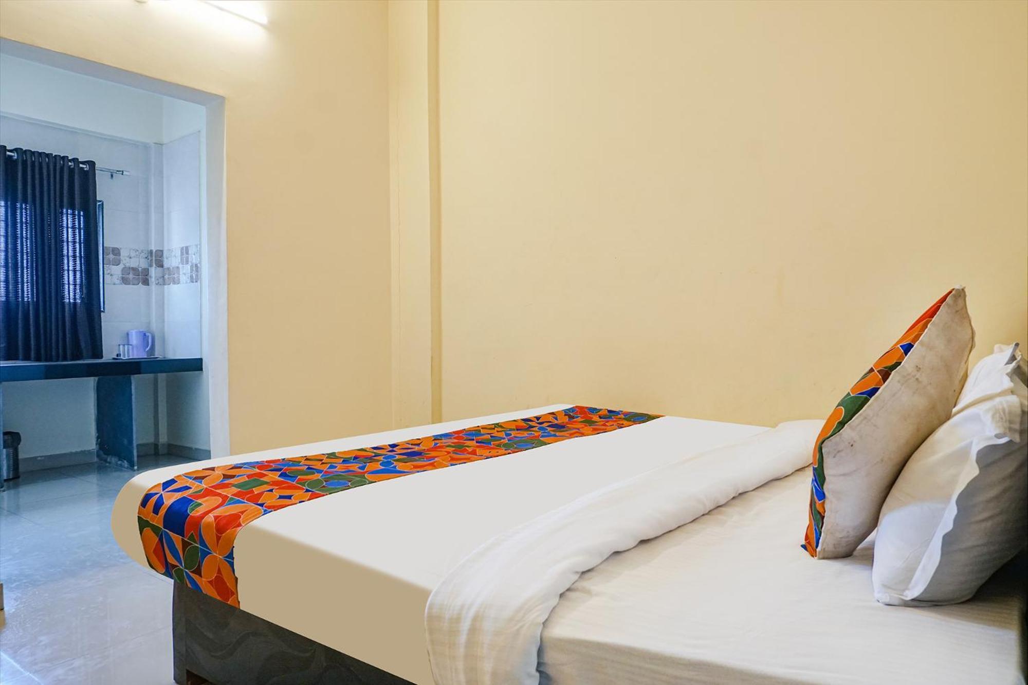 Fabexpress Vaishnav Inn Talegaon Dabhade Exterior photo
